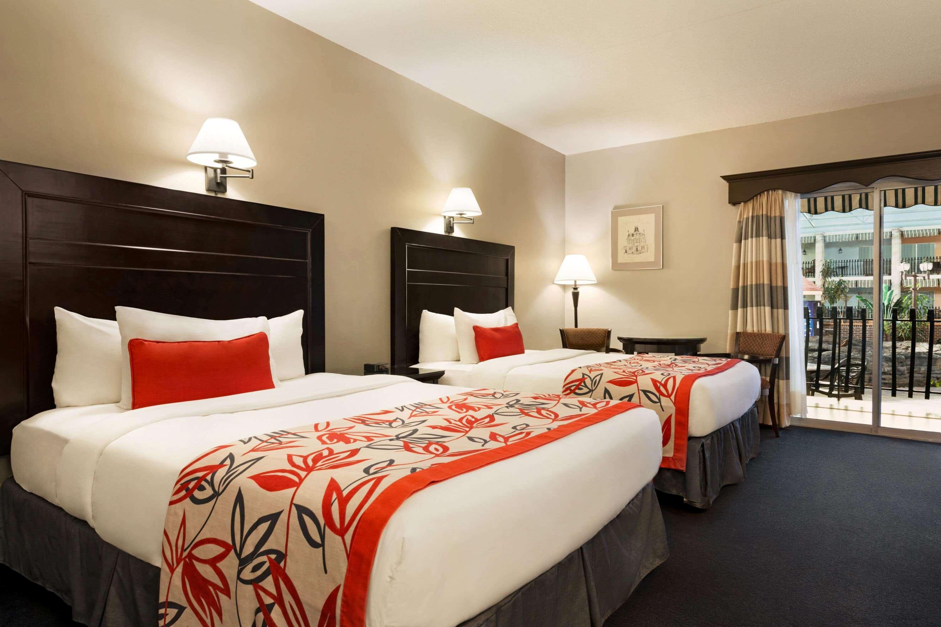 Ramada By Wyndham Fredericton Hotell Exteriör bild
