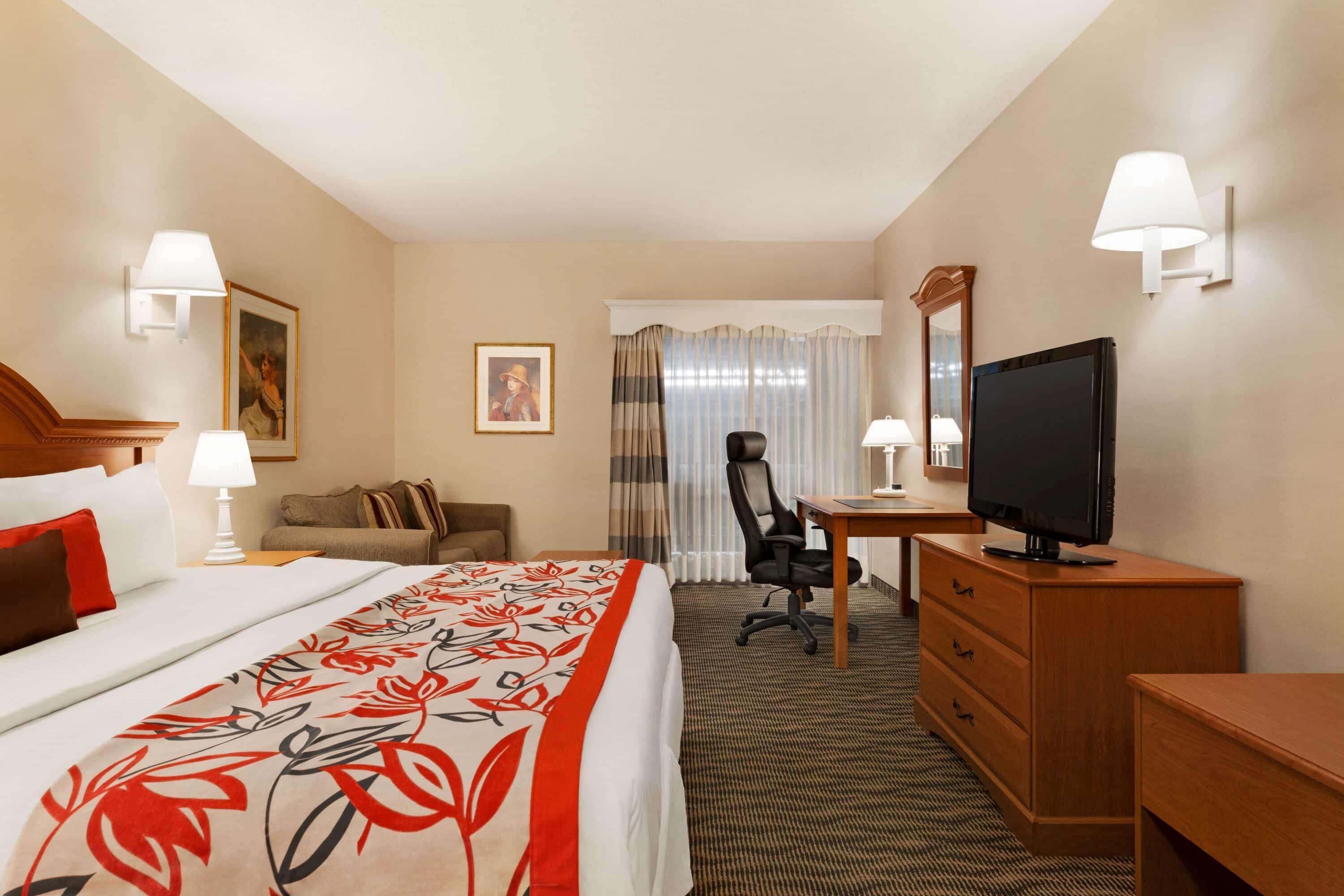 Ramada By Wyndham Fredericton Hotell Exteriör bild