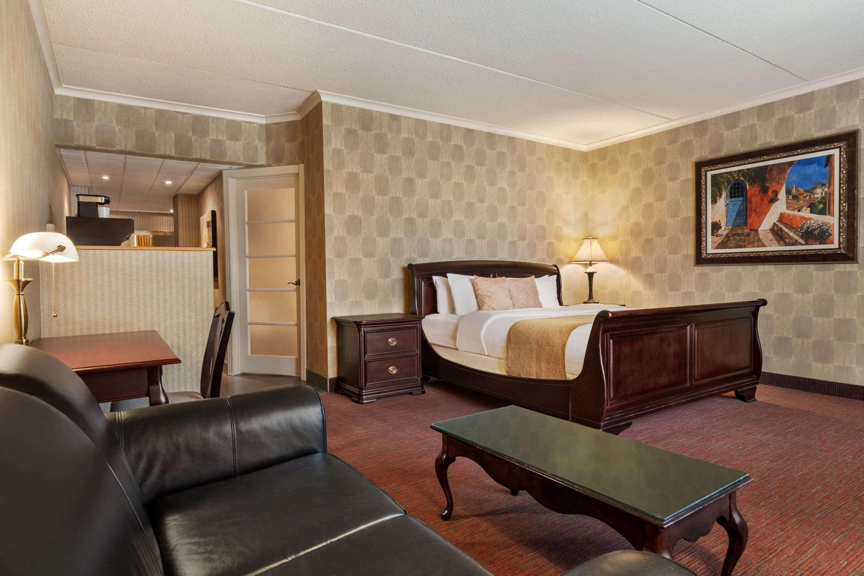 Ramada By Wyndham Fredericton Hotell Exteriör bild