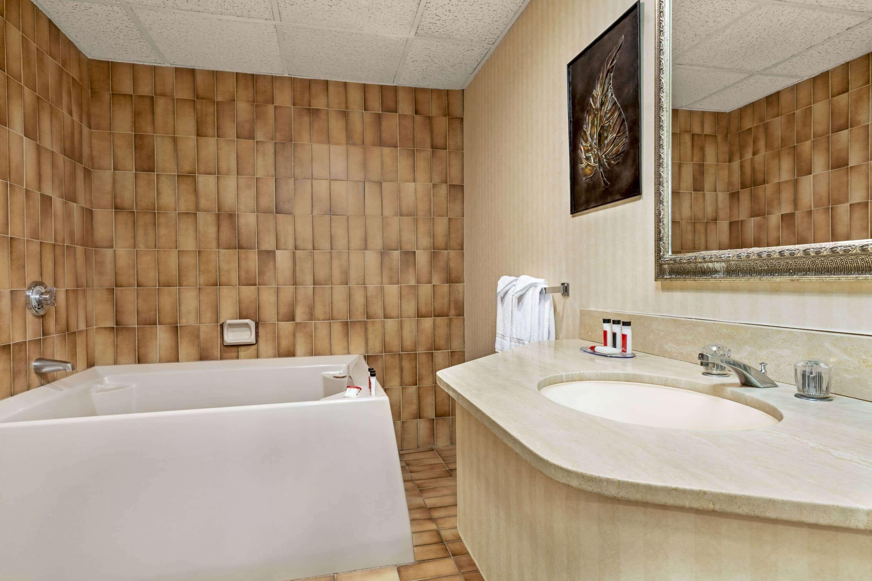Ramada By Wyndham Fredericton Hotell Exteriör bild