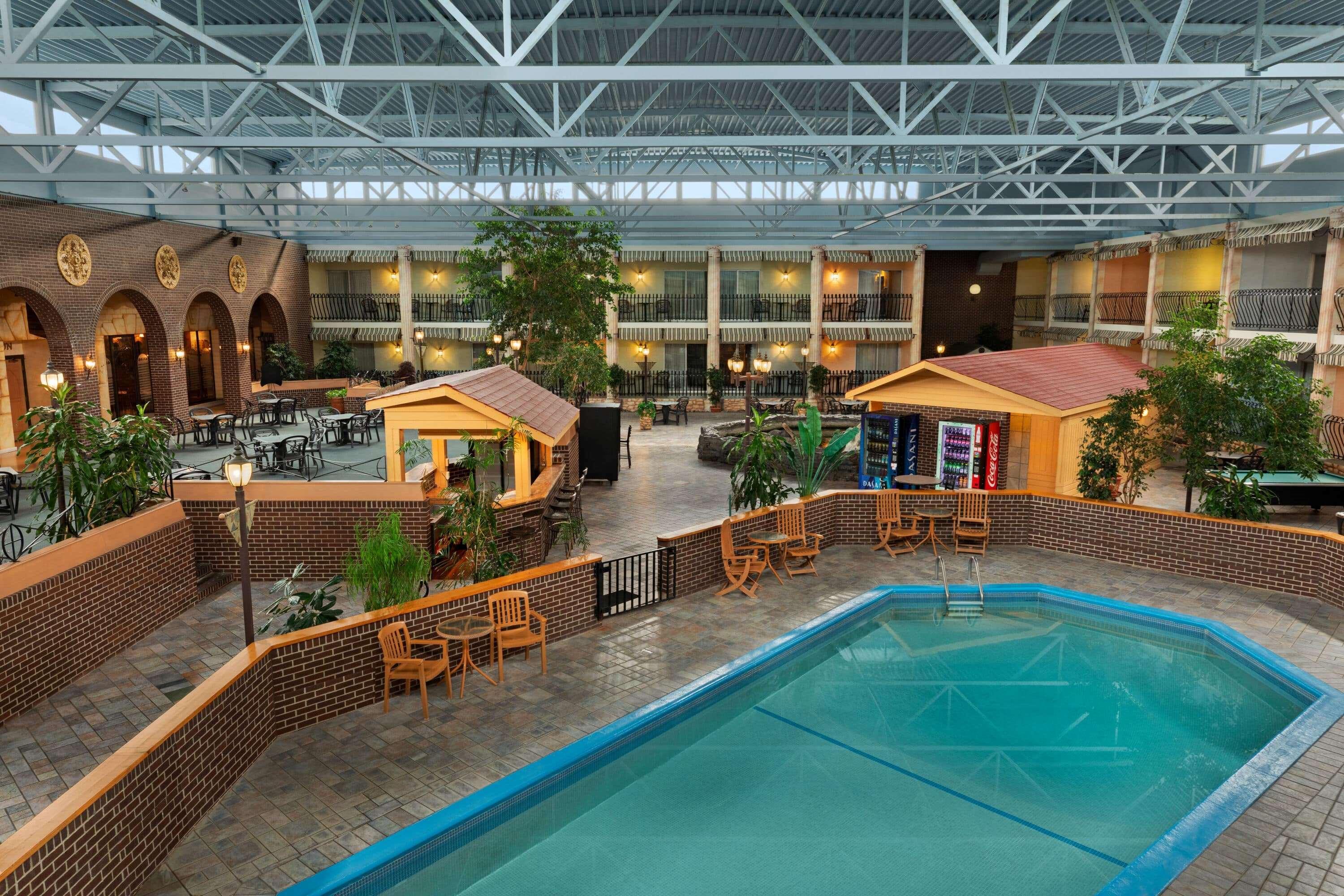 Ramada By Wyndham Fredericton Hotell Exteriör bild