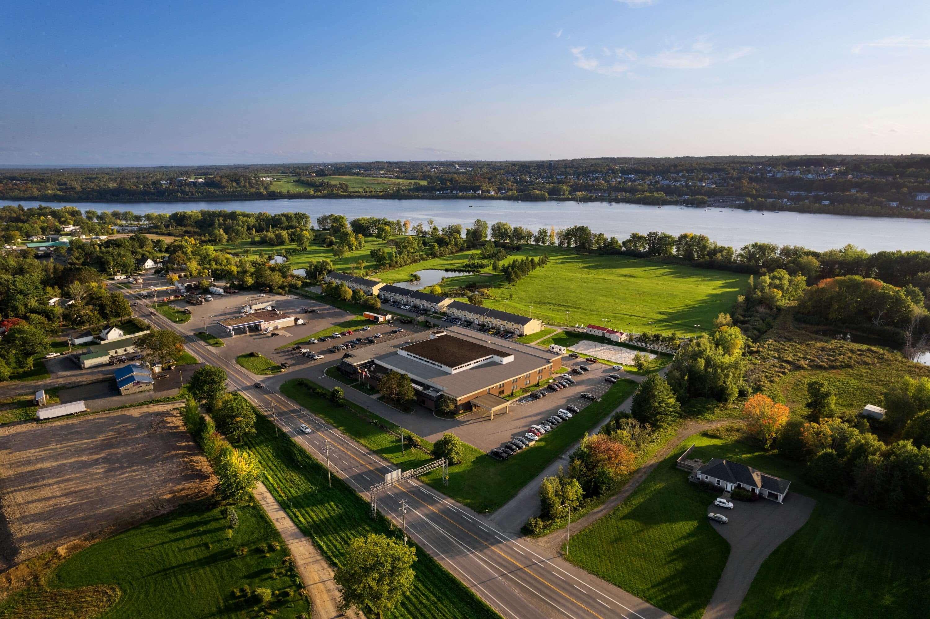 Ramada By Wyndham Fredericton Hotell Exteriör bild