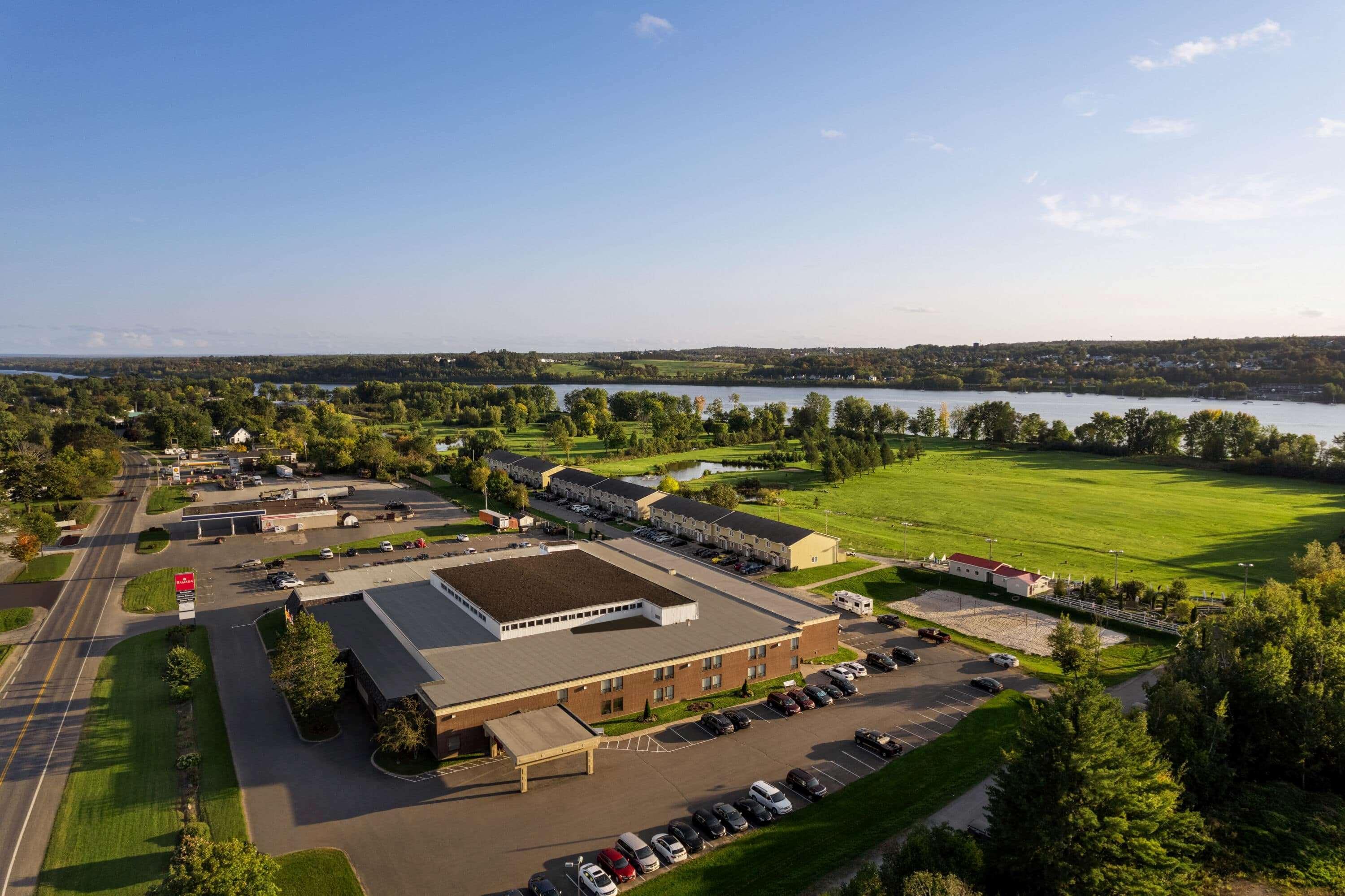 Ramada By Wyndham Fredericton Hotell Exteriör bild