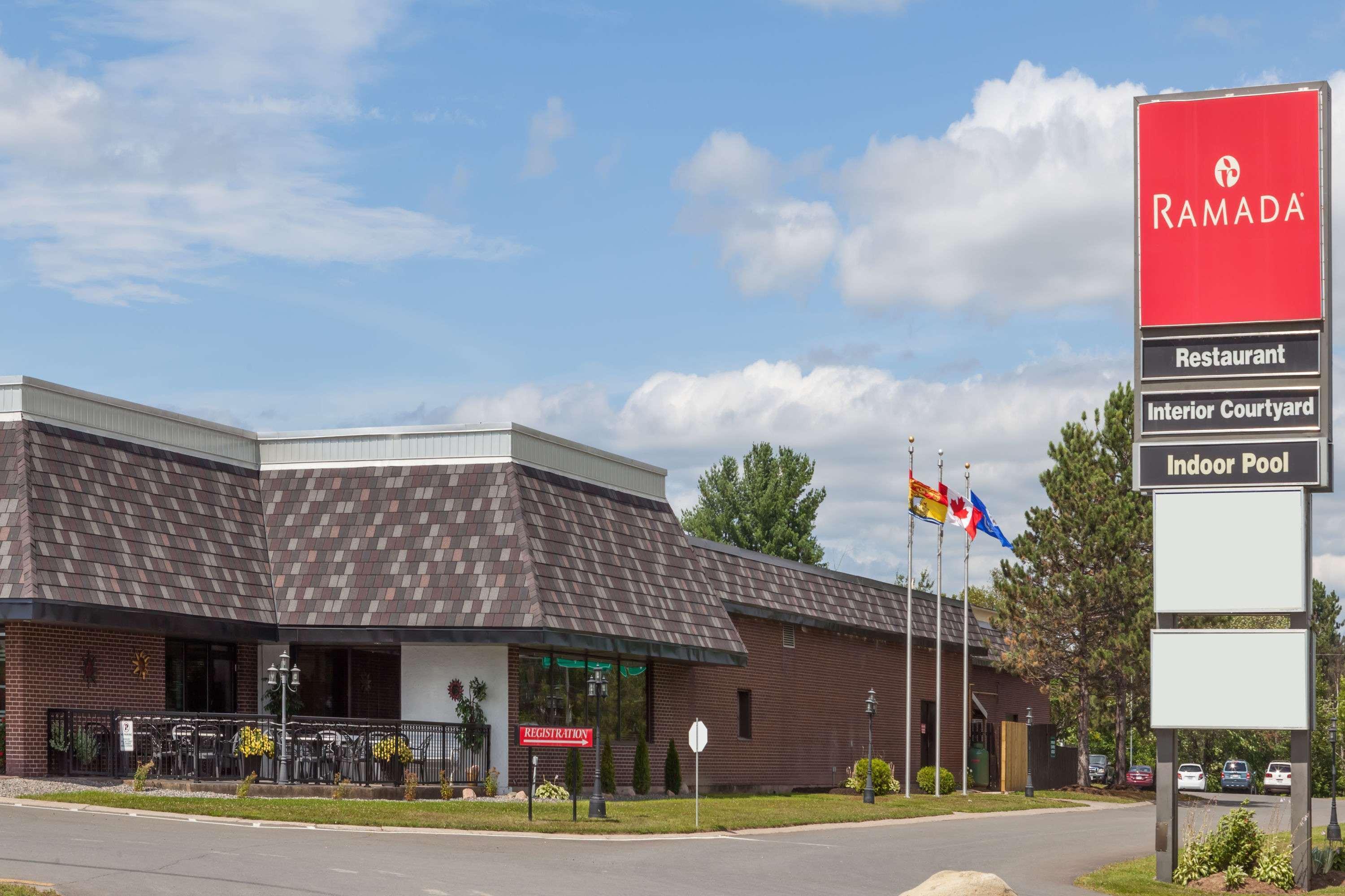 Ramada By Wyndham Fredericton Hotell Exteriör bild