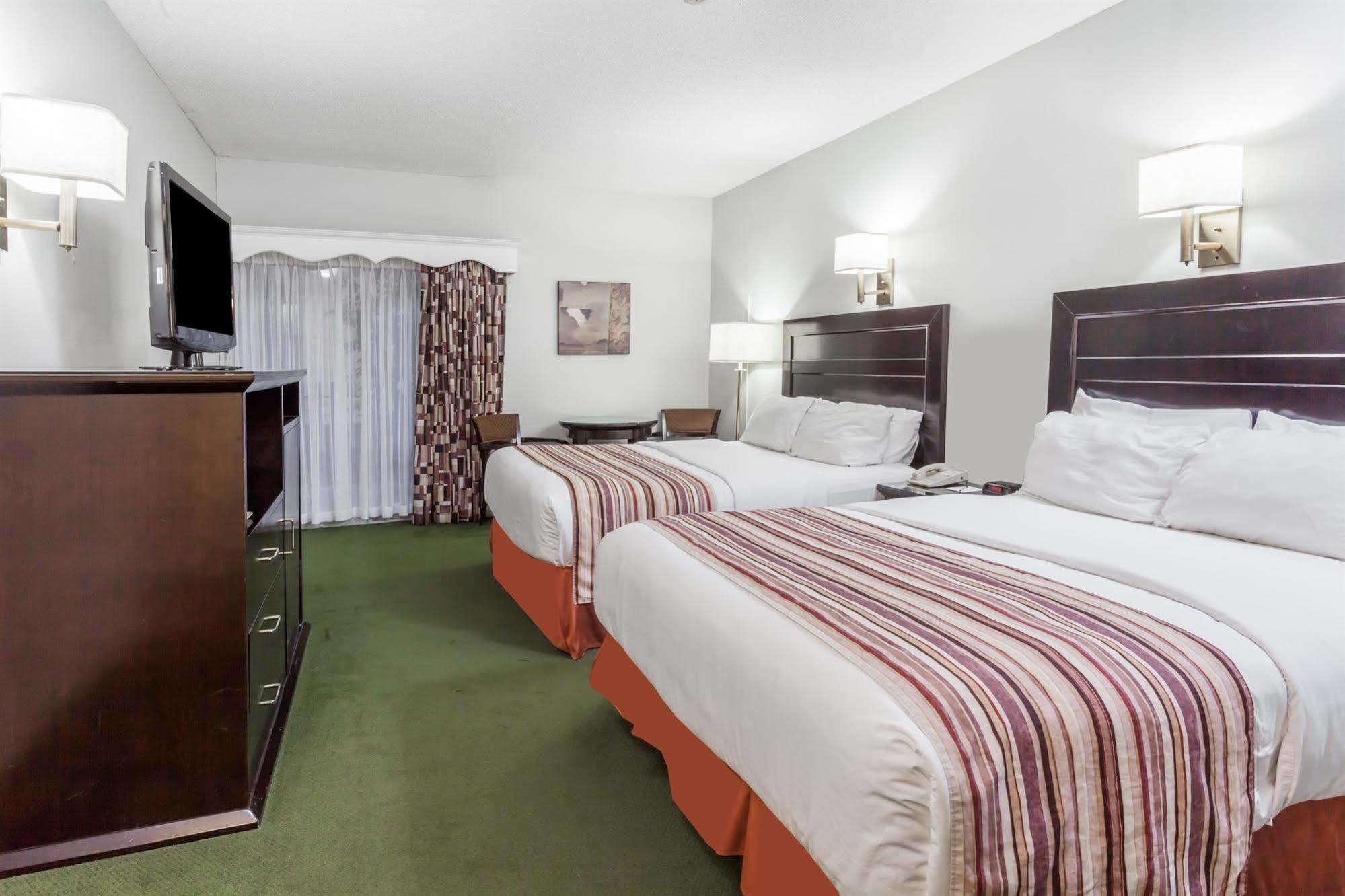 Ramada By Wyndham Fredericton Hotell Exteriör bild